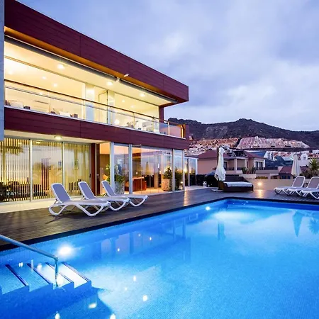 Villa Playa De Fanabe Sleeps 6 With Pool Air Con And Wifi Costa Adeje