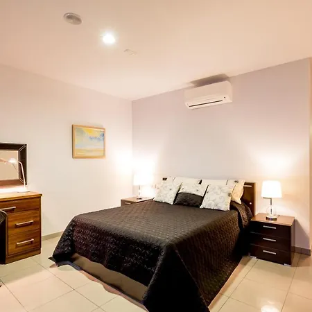 Villa Playa De Fanabe Sleeps 6 With Pool Air Con And Wifi