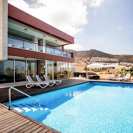 Playa De Fanabe Sleeps 6 With Pool Air Con And Wifi 阿德耶